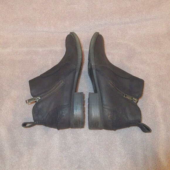 UGG Aureo II Suede Ankle Boots Size 7 Waterproof Side Zip Comfort Heel Black - Picture 8 of 11